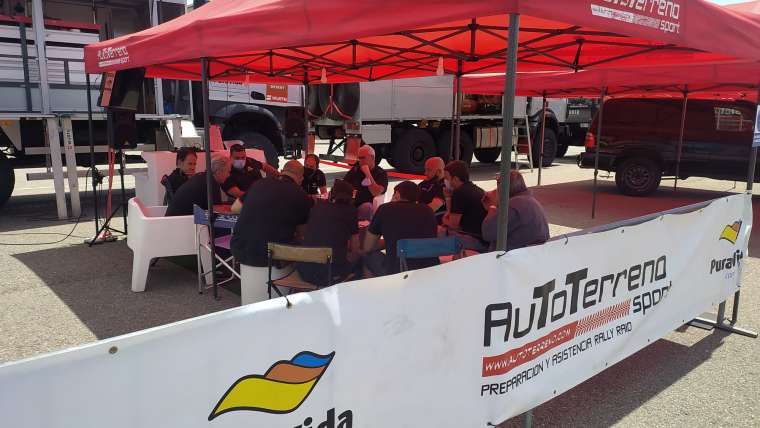 Asistencia – Escudería. Autoterreno & Hausiarte Sport